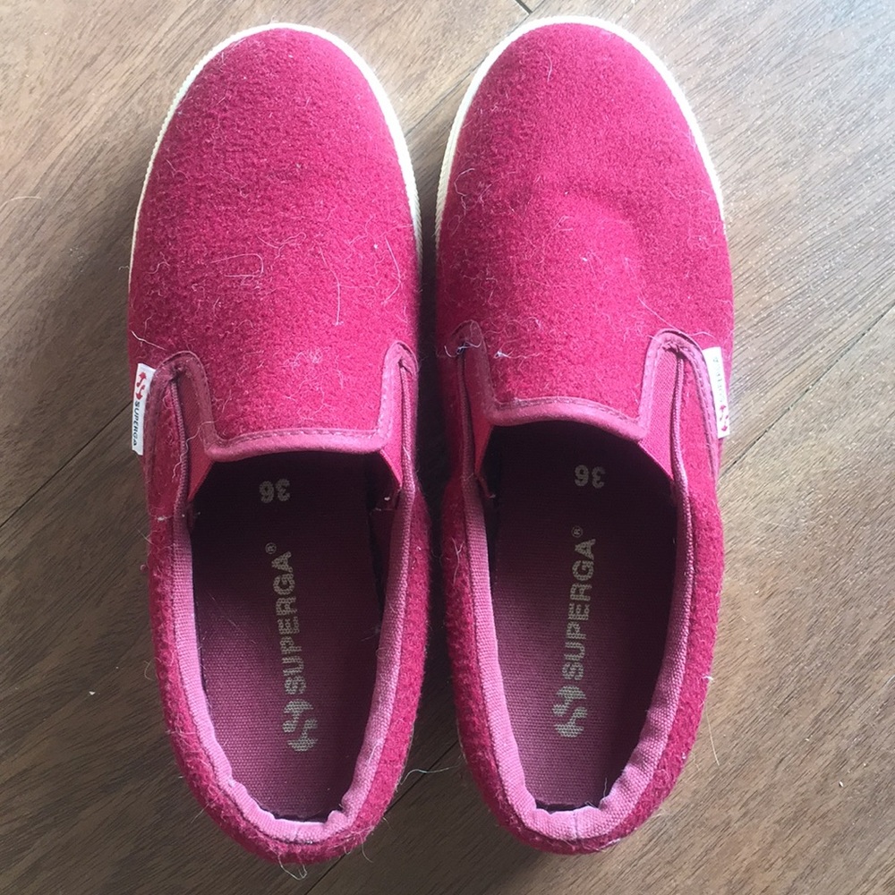 Superga cherry red slip on - Picture 2 of 4